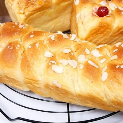 Bánh Mì Nướng Hạt Nhân